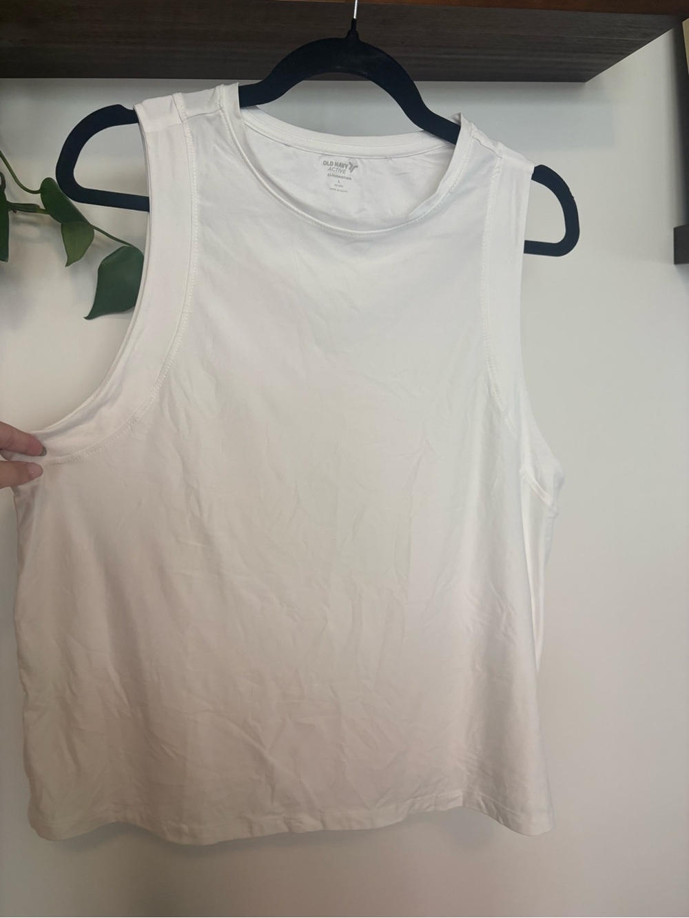 Old Navy White Women's Muscle Tee Tank Top